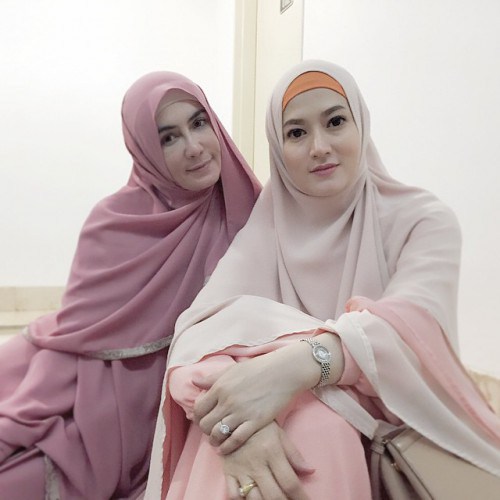  Wanita  Cantik  Memakai Hijab Syar I  Tutorial Hijab Terbaru
